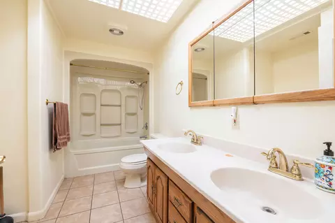 Bath - 2855 Henderson Rd, Redding, CA 96002 photo 2 of 2