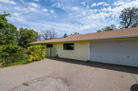 Exterior - 2855 Henderson Rd, Redding, CA 96002 photo 2 of 7