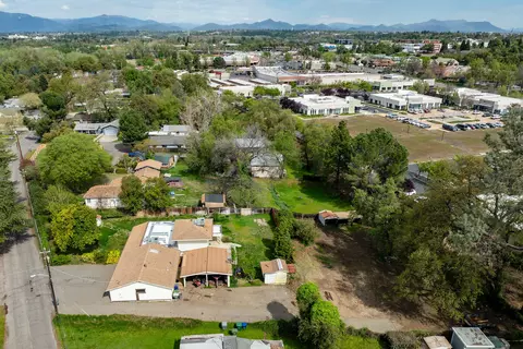 View/Area - 2855 Henderson Rd, Redding, CA 96002 photo 4 of 5