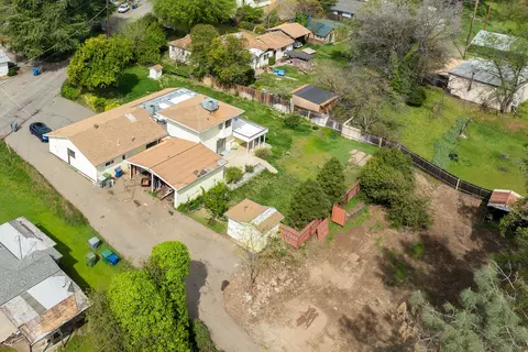 View/Area - 2855 Henderson Rd, Redding, CA 96002 photo 2 of 5