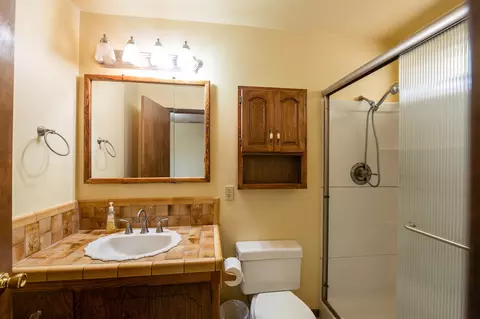 Bath - 2855 Henderson Rd, Redding, CA 96002 photo 1 of 2