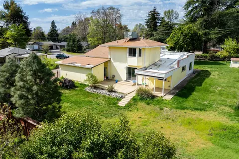 View/Area - 2855 Henderson Rd, Redding, CA 96002 photo 1 of 5