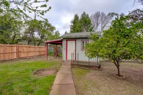 Exterior - 2296 Washington Ave, Redding, CA 96001 photo 8 of 9