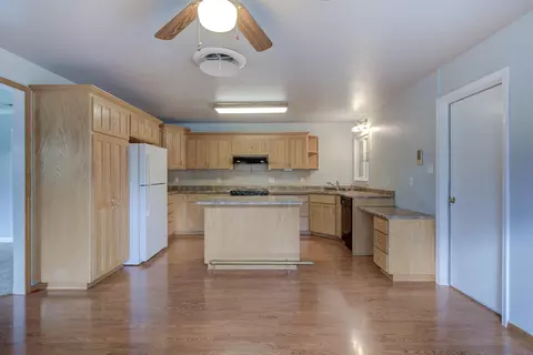 Kitchen - 2296 Washington Ave, Redding, CA 96001 photo 2 of 5