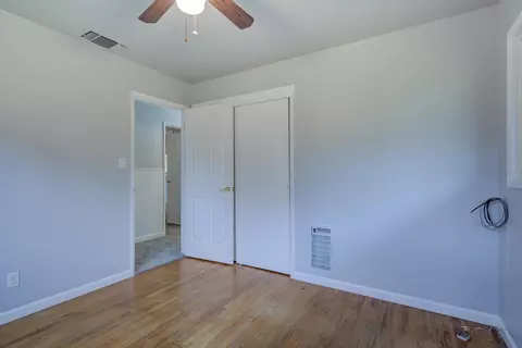 Bedroom - 2296 Washington Ave, Redding, CA 96001 photo 6 of 8