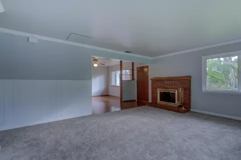 Living - 2296 Washington Ave, Redding, CA 96001 photo 3 of 7