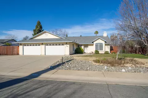 2898 Galaxy Way, Redding, CA 96002