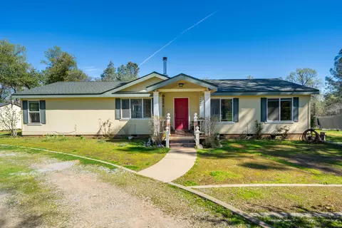 5595 Dover Dr, Anderson, CA 96007