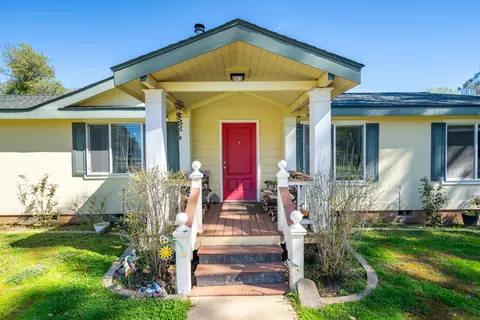 5595 Dover Dr, Anderson, CA 96007 photo 4