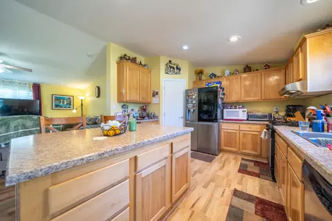 5595 Dover Dr, Anderson, CA 96007 photo 13