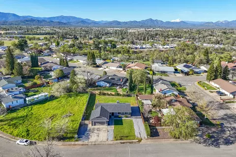 284 Woodhill Dr, Redding, CA 96003 photo 32