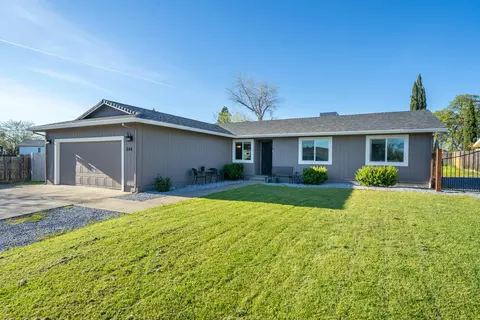 284 Woodhill Dr, Redding, CA 96003 photo 2