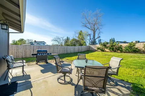 284 Woodhill Dr, Redding, CA 96003 photo 24