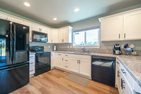 284 Woodhill Dr, Redding, CA 96003 photo 10