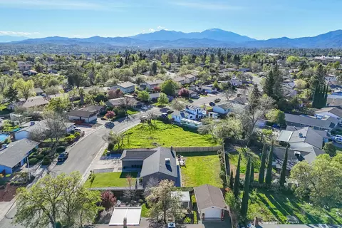 284 Woodhill Dr, Redding, CA 96003 photo 30