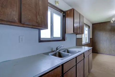 Kitchen - 45264 State Highway 299e, Mcarthur, CA 96056 photo 4 of 10