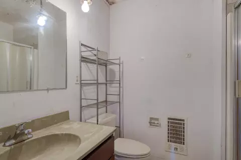 Bath - 45264 State Highway 299e, Mcarthur, CA 96056 photo 5 of 13