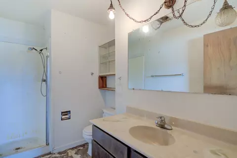 Bath - 45264 State Highway 299e, Mcarthur, CA 96056 photo 6 of 13