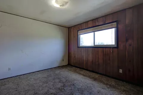 Bedroom - 45264 State Highway 299e, Mcarthur, CA 96056 photo 13 of 20