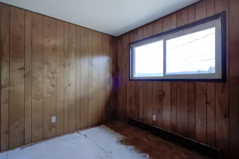 Bedroom - 45264 State Highway 299e, Mcarthur, CA 96056 photo 9 of 20