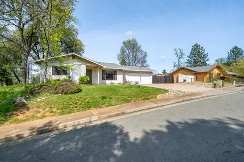 2152 Wilson Ave, Redding, CA 96002