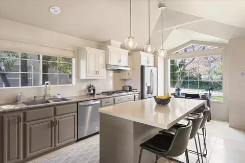 Kitchen - 3140 Riesling Path, Redding, CA 96001 photo 5 of 6