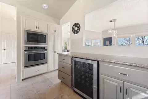 Kitchen - 3140 Riesling Path, Redding, CA 96001 photo 4 of 6