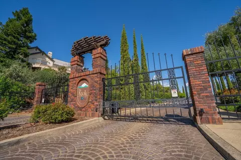 View/Area - 3140 Riesling Path, Redding, CA 96001 photo 2 of 13