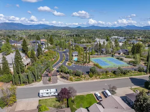 View/Area - 3140 Riesling Path, Redding, CA 96001 photo 8 of 13