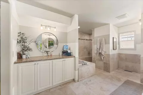 Bath - 3140 Riesling Path, Redding, CA 96001 photo 1 of 7