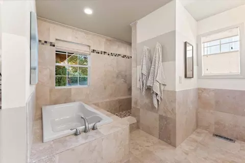 Bath - 3140 Riesling Path, Redding, CA 96001 photo 5 of 7