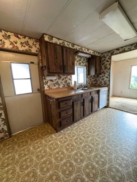 14073 Old Oregon Trl, Redding, CA 96003 photo 9