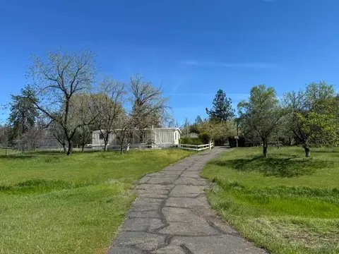 14073 Old Oregon Trl, Redding, CA 96003 photo 2