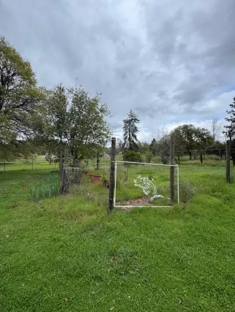 14073 Old Oregon Trl, Redding, CA 96003 photo 36