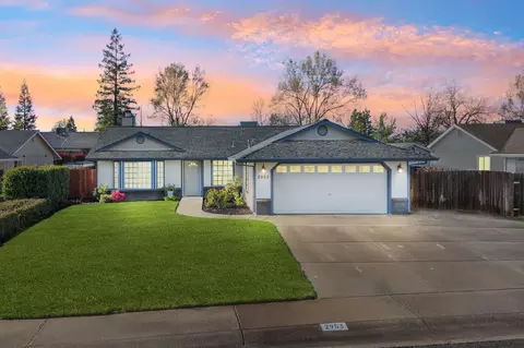 2953 Tropicana Ct, Redding, CA 96003