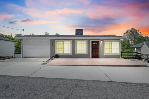2080 Skyline Dr, Redding, CA 96001