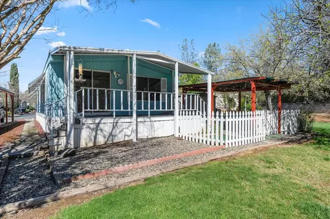 493 Bitterroot Dr, Redding, CA 96003
