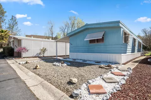493 Bitterroot Dr, Redding, CA 96003 photo 2
