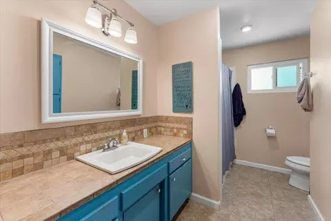 Bath - 14425 Mesa Ct, Red Bluff, CA 96080 photo 1 of 4