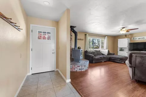 Entry Way - 14425 Mesa Ct, Red Bluff, CA 96080 photo 1 of 1
