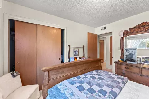 Bedroom - 3708 Traverse St, Redding, CA 96002 photo 4 of 6
