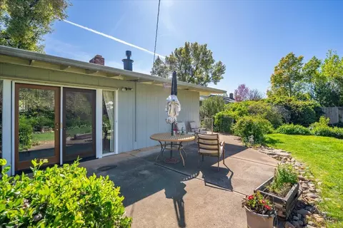 Exterior - 3708 Traverse St, Redding, CA 96002 photo 11 of 17