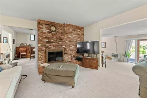 Living - 3708 Traverse St, Redding, CA 96002 photo 3 of 3