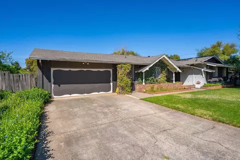 Exterior - 3708 Traverse St, Redding, CA 96002 photo 14 of 17
