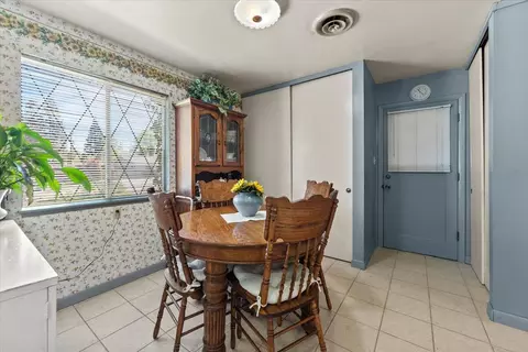 Dining - 3708 Traverse St, Redding, CA 96002 photo 2 of 4