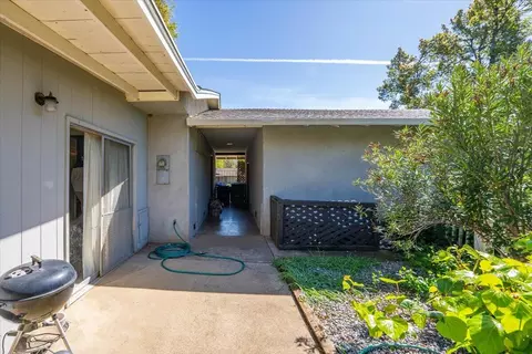 Exterior - 3708 Traverse St, Redding, CA 96002 photo 12 of 17