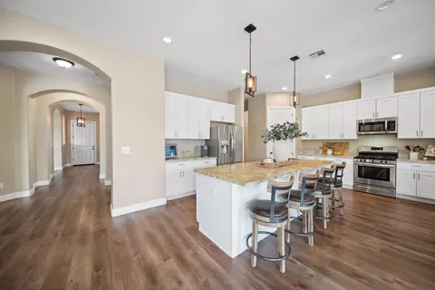 819 Bellagio Ter, Redding, CA 96003 photo 9