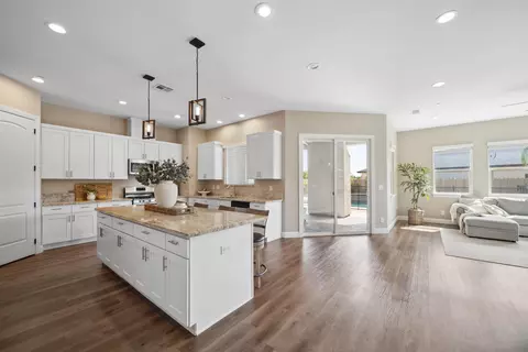 819 Bellagio Ter, Redding, CA 96003 photo 10