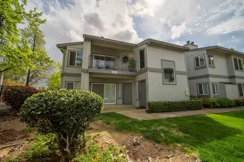 225 Ridgetop Dr # 215, Redding, CA 96003 photo 17