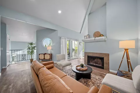 225 Ridgetop Dr # 215, Redding, CA 96003